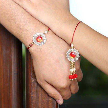 Create a Cherish-able Moment for Your Siblings in UK with Astonishing Rakhi Gifts