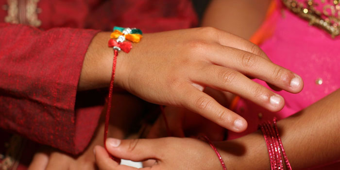 Celebrate Raksha Bandhan with these Lovely Messages and Poems!!