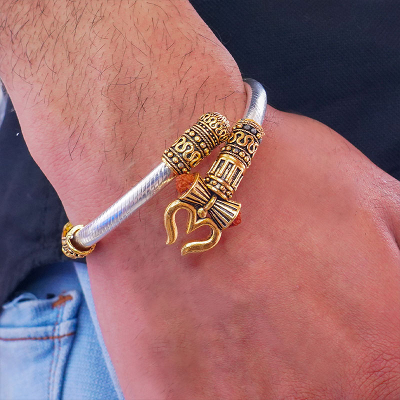 Send Sacred Mahadev Bracelet Rakhi Online