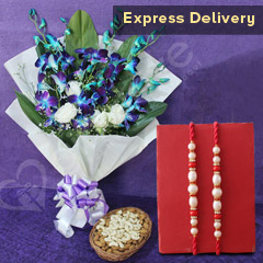 Truly Heart Winning - Rakhi With Flowers